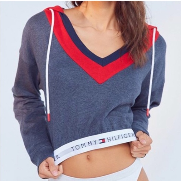 Tommy Hilfiger Cropped Sweatshirt - Picture 1 of 5